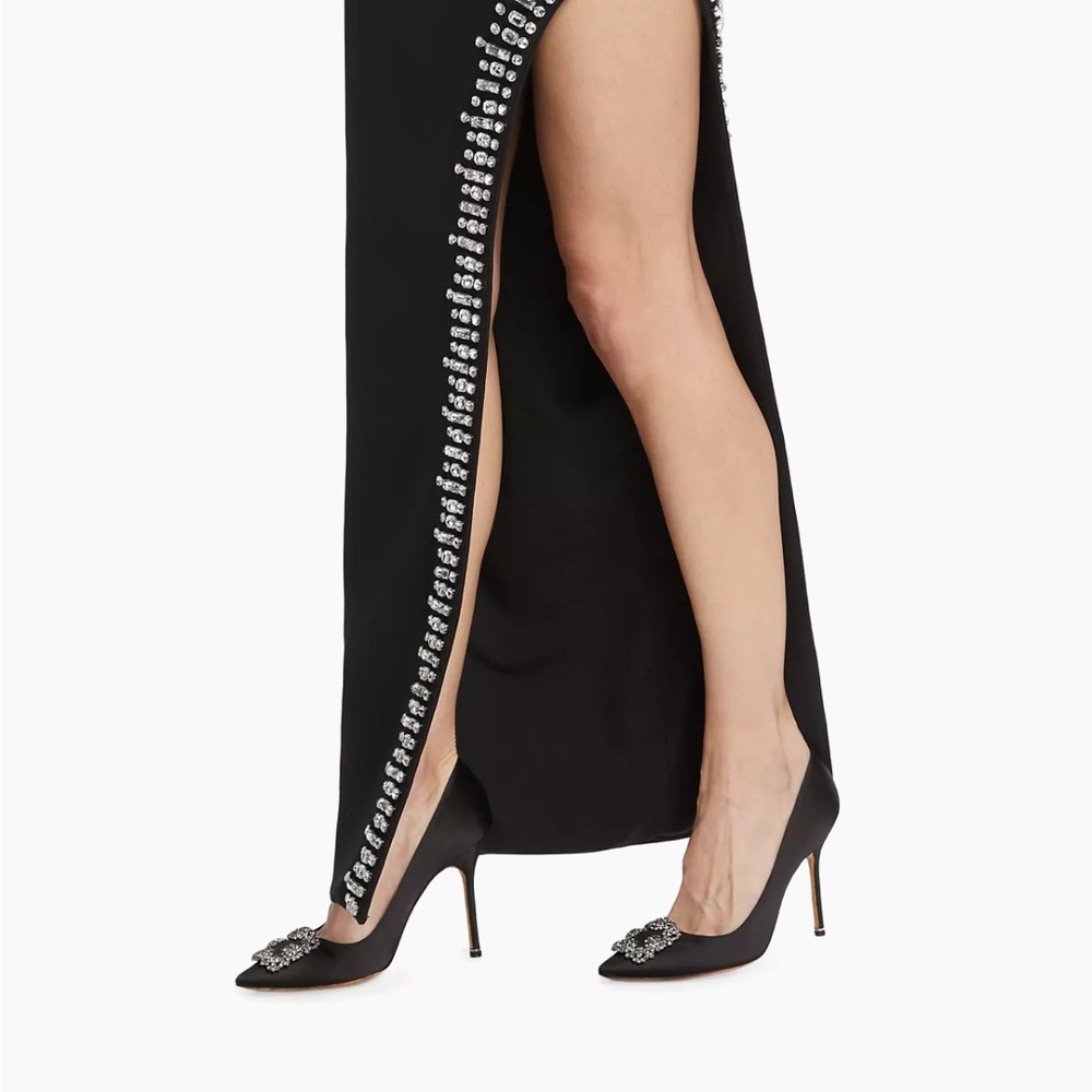 Cinq a sep gown. Black never worn before. Tag included